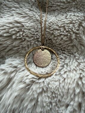Hammered Circle Pendant Necklace - Jewelry 34” Towne & Reese